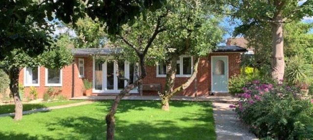 Self Contained Bungalow Wendover