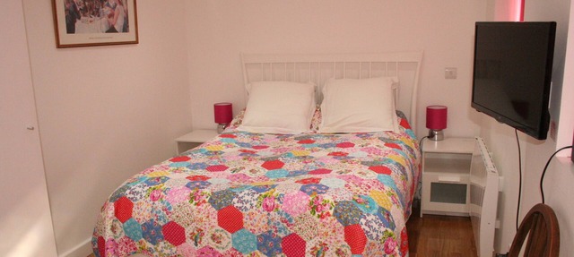 Self-contained New Studio with independent entrance in an up-market quiet area.