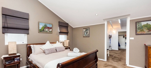 Self Contained Unit Within Elegant Randwick Home