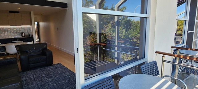 Semaphore Blue Apartments