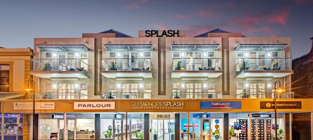 Semaphore Splash Apartments