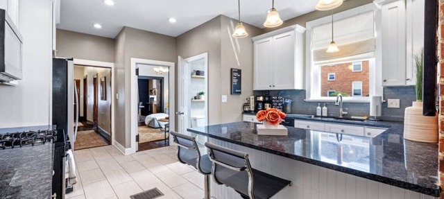 Serene, Smart, Spacious. Near Downtown, In A Quiet Neighborhood