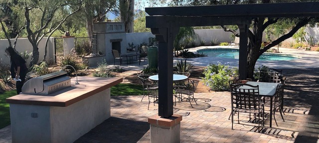 Serene, tree-shaded, mid-century retreat with beautiful views of the Catalinas