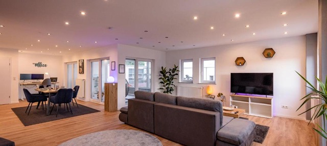 Serviced-Apartment mit Büro-Setup