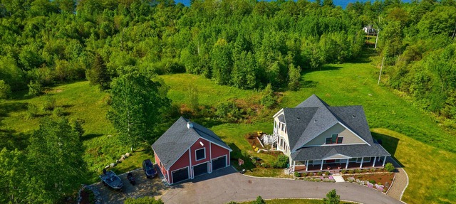 Seven Gables Farm! Gorgeous home near Lake Waukewan!