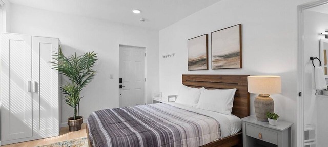 Shadyside/Central @2 Bright and Stylish Studio with Free Parking