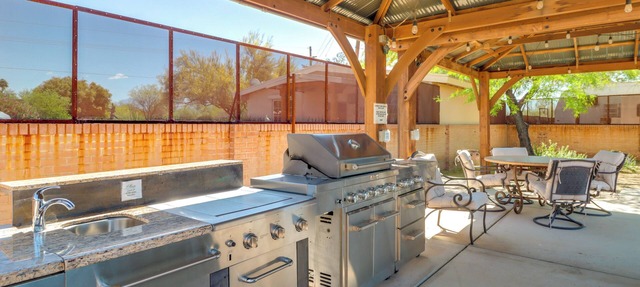 Shared Hot Tub + Fire Pit: Tucson Casita By Hiking