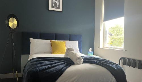 Sheffield Spacious 4 Bedroom House-all en-suites