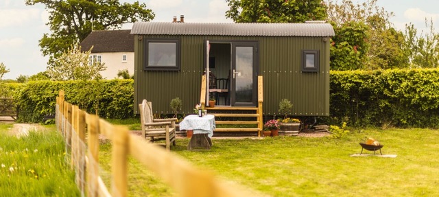 Shepherds Hut in rural meadow ~ Mulsford Cottage