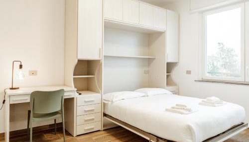 Silvia's Luxury Suites by RentMax