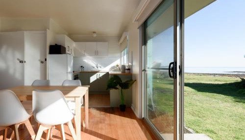 Simple & Comfortable Coastal Retreat