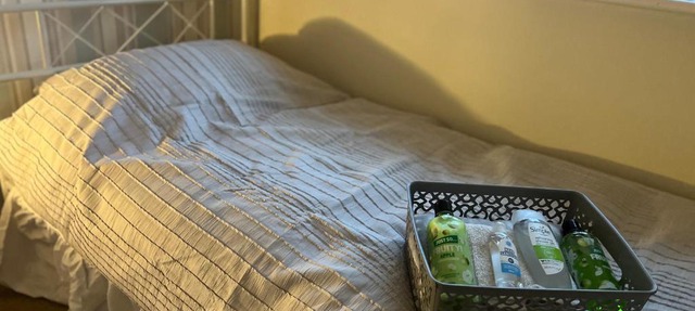 Single bed Parking Internet Coffee Garden Patio TV Quiet Close to main bus route B98 9NH
