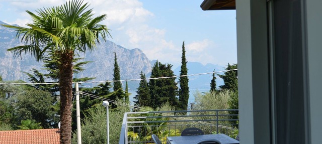 Single house, 2 double and 1 single room A/C and wifi "La Svolta Holidays"