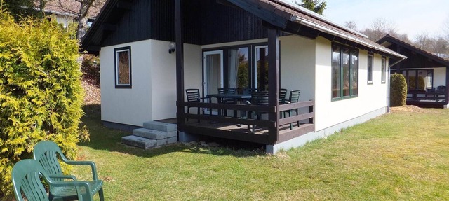 Single-Level Bungalow by Reservoir
