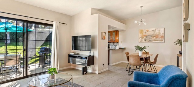 SINGLE LEVEL VILLA, STEPS TO POOL AND JACUZZI - MESQUITE COUNTRY CLUB