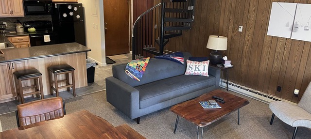 Ski condo close to multiple resorts
