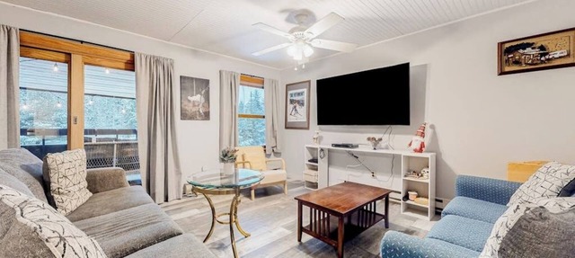 Ski getaway with pool, sauna, covered balcony, W/D access, & internet
