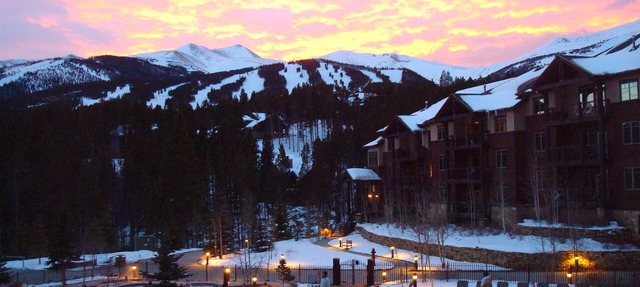 Ski-in Studio at amenity-rich resort. Walk to Beaver Run. Avail 1/28-2/4