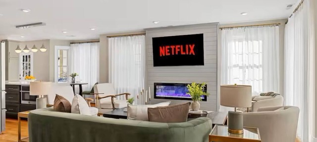 SkyDeck Stylish Stay