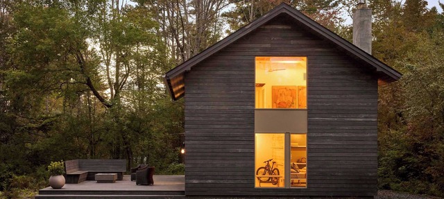 Skyhawk Cabin: refined modern getaway with hot tub