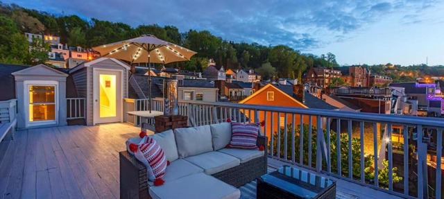 Skyline Views - Rooftop & Game Room - Sleeps 8
