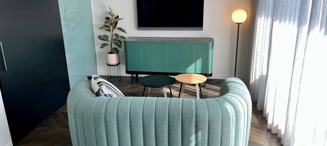 Sleek, bright and modern Greville St retreat