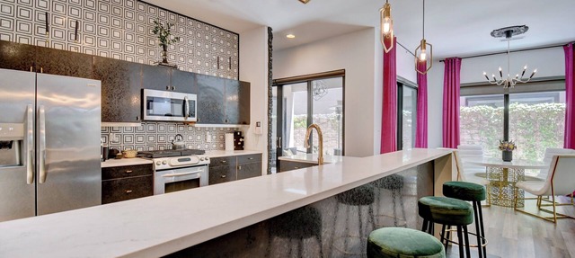 Sleeps 15! Luxury Glam 3000 ft.² home. Top Location in the ABQ Country Club.
