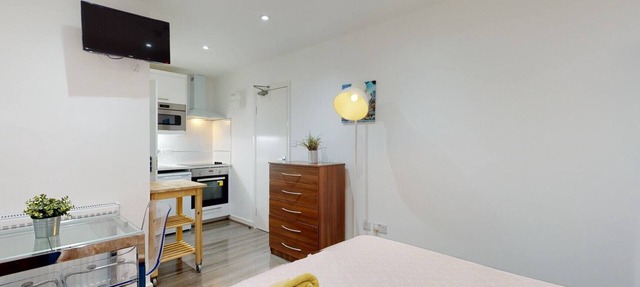 Small cosy Studio flat