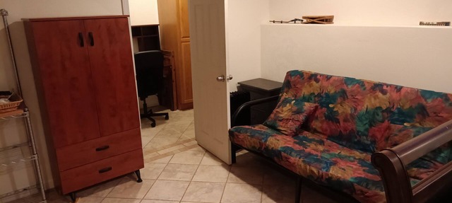 Small detached studio. Quiet. Private parking. nVisitors wanting to explore SD.