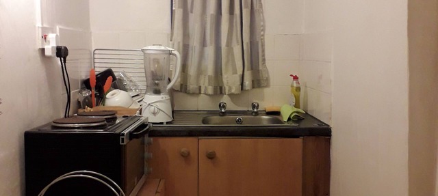 SMALL STUDIO TO RENT