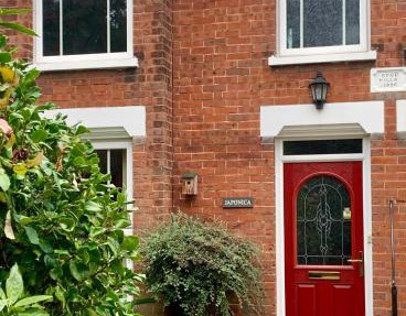 Smart & Comfortable 3-bedroom Victorian house