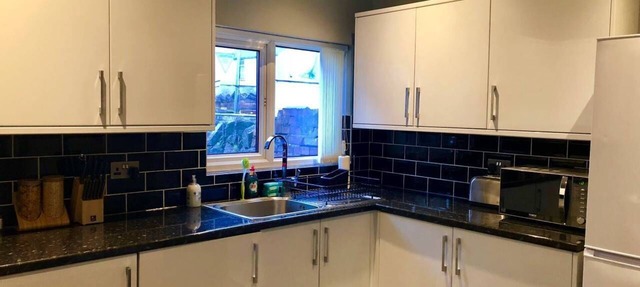 Smart, Spacious Cardiff Home for 12 w/Parking