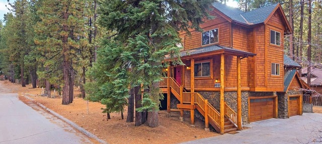 Snow Summit. Huge 6BR Chalet with Game Room, Spa