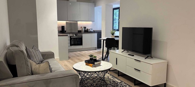 Solihull Studio | Parking WiFi NEC BHX
