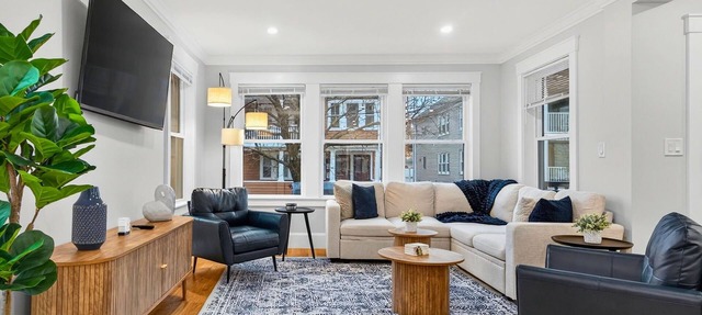 Somerville 4BR: 2 Parking/Yard/Game Rm—Near Boston