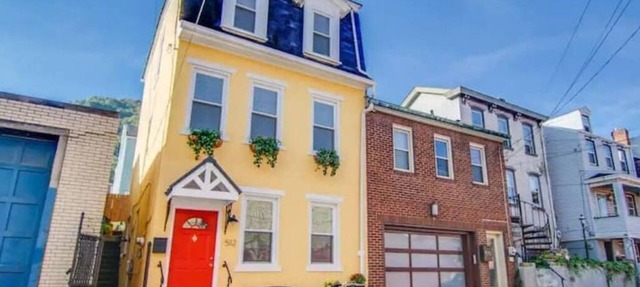 South Side Bicycle Home Sleeps 6