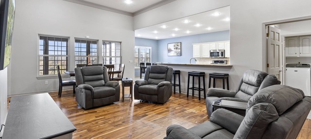 Space and Comfort Abounds in this 6 Bedroom Luxury condo at Stonebridge!!