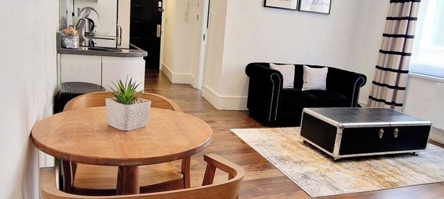 Spacious 1bd Unit - Steps from Blackfriars Bridge