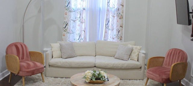 ★SPACIOUS 1BR Apt w/Character 10ft Ceilings W/D!★