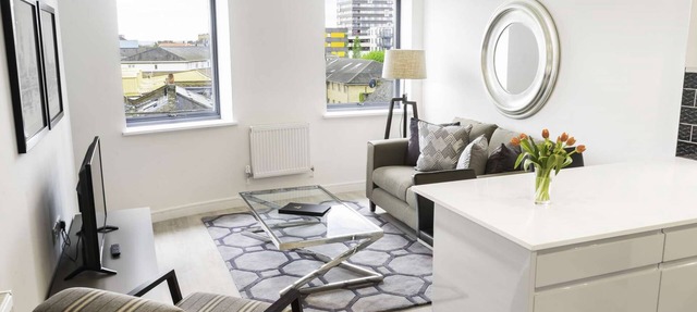Spacious 2-Bedroom Executive Apartment – Ideal for Business Travellers