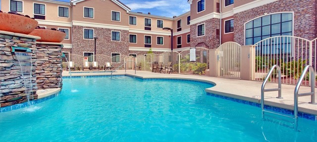 Spacious 2BR Suite w/Kitchen | Pool + Breakfast