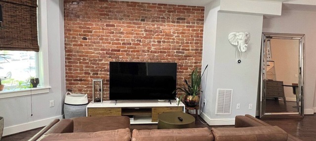 Spacious 3,500+ Sq.Ft Family Home - Free Parking - 10 Min to National Mall