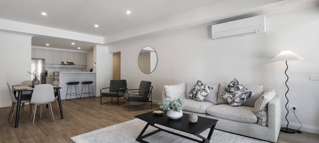 Spacious 3-Bed Apartment in Melbourne CBD
