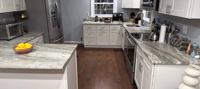 Spacious 3-bedroom house one car garage in beautiful Pittsburgh 7min from city.