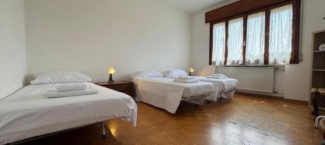 Spacious 3-Bedroom Apartment with Parking near Monte Grappa
