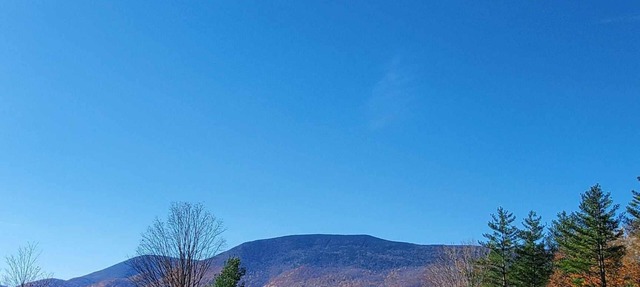 Spacious 3 level Townhome on Private Property ~ Walk in Town ~ Deck & Views