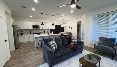 Spacious 3BR Gated Duplex with Resort Amenities