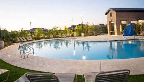 Spacious 3BR Home - Pool, Playground, EV Station L2, Near Freeway, Free Parking