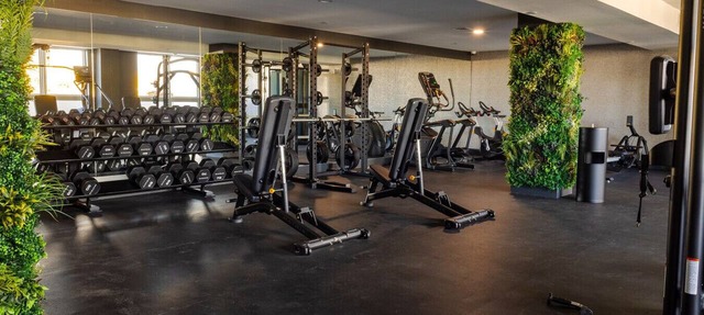 Spacious 3BR Loft | 15 From NYC & MetLife| Great Value | Groups Welcome