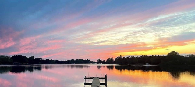 Spacious 3BR with Dock on Working Farm with Pool Table